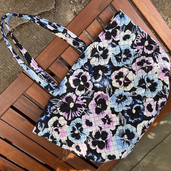 VERA BRADLEY GRAND TOTE PLUM PANSIES X LARGE - Picture 5 of 8
